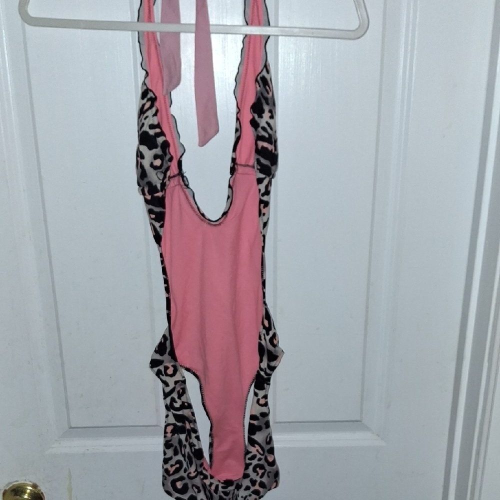 Unk Leopard Print One Piece Swimsuit with Pink Accents - Picture 6 of 9